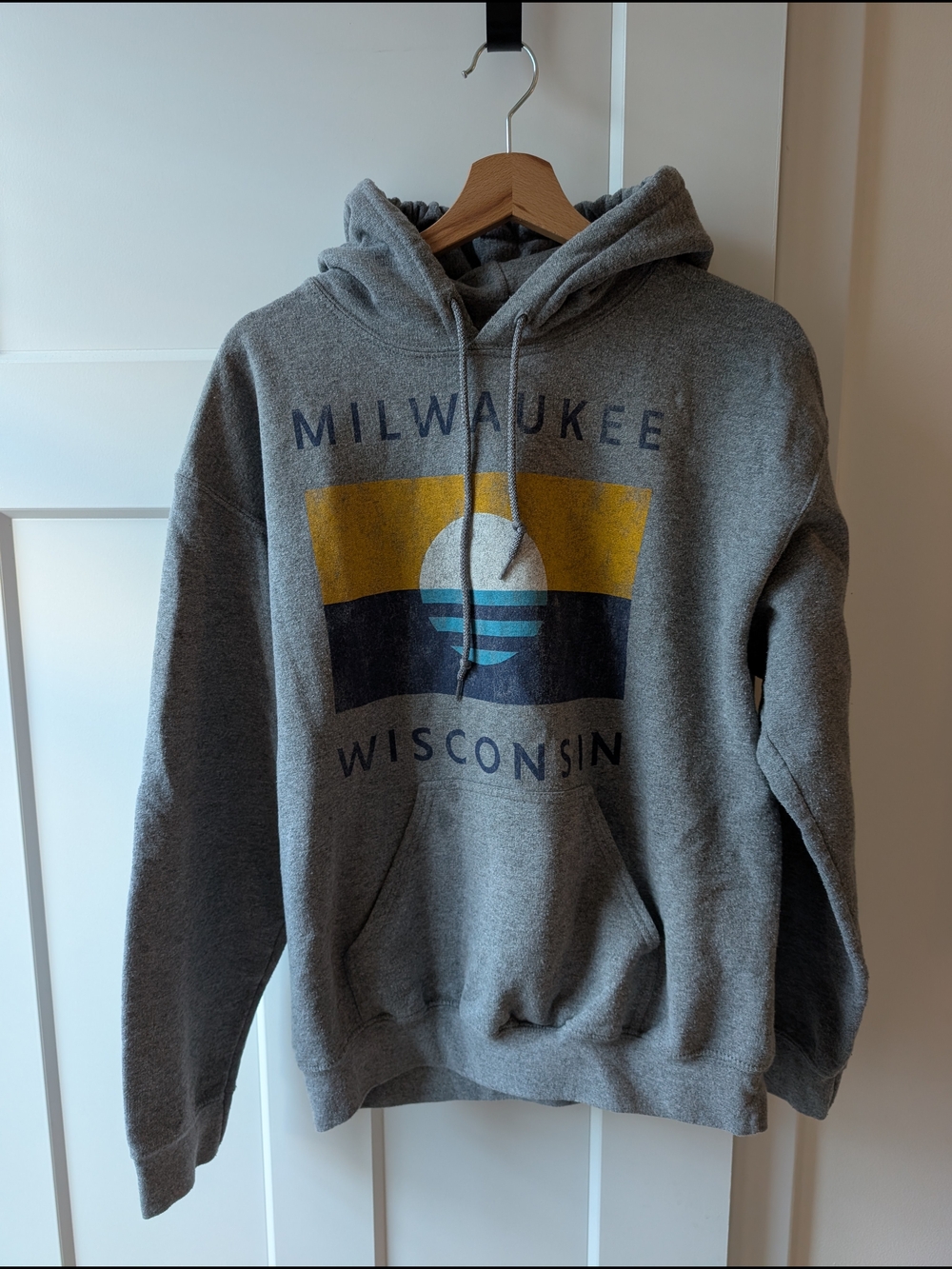 Gray Milwaukee Wisconsin Graphic Pullover Hoodie